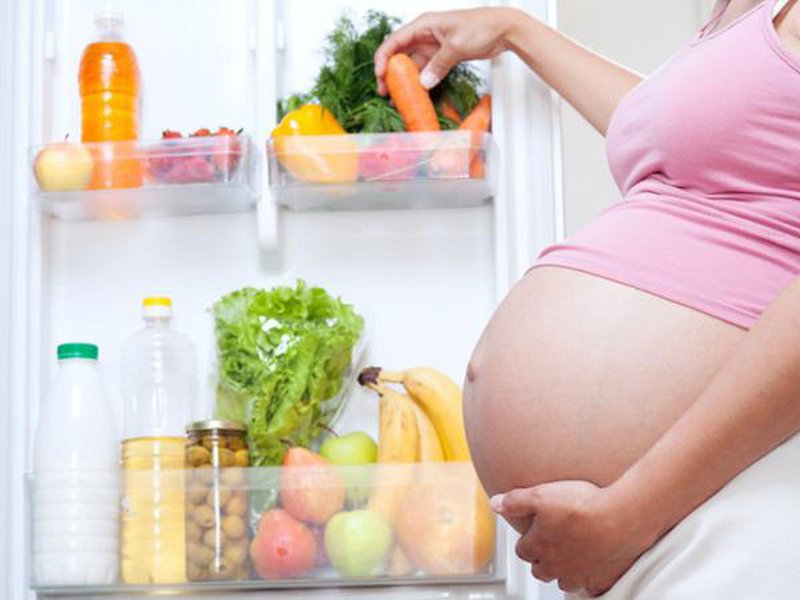 Chế độ ăn đầy đủ dinh dưỡng của mẹ bầu để giúp bé phát triển khỏe mạnh